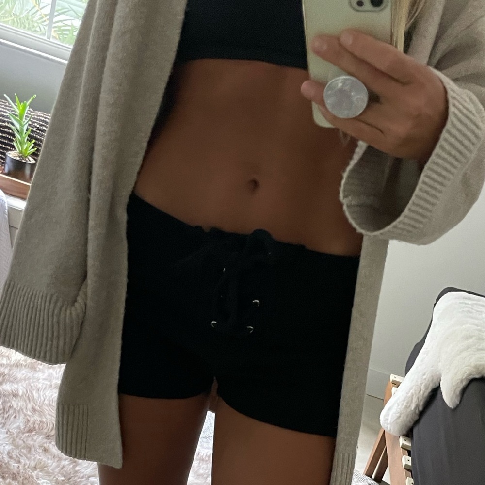 LOW RISE WILDFOX TIE UP SHORTS